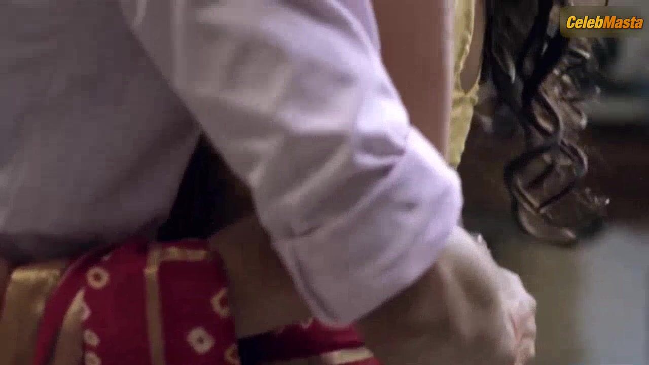 Sneha Paul Displays Tits Scene In Charmsukh - Photo 1 of 5 photo 5