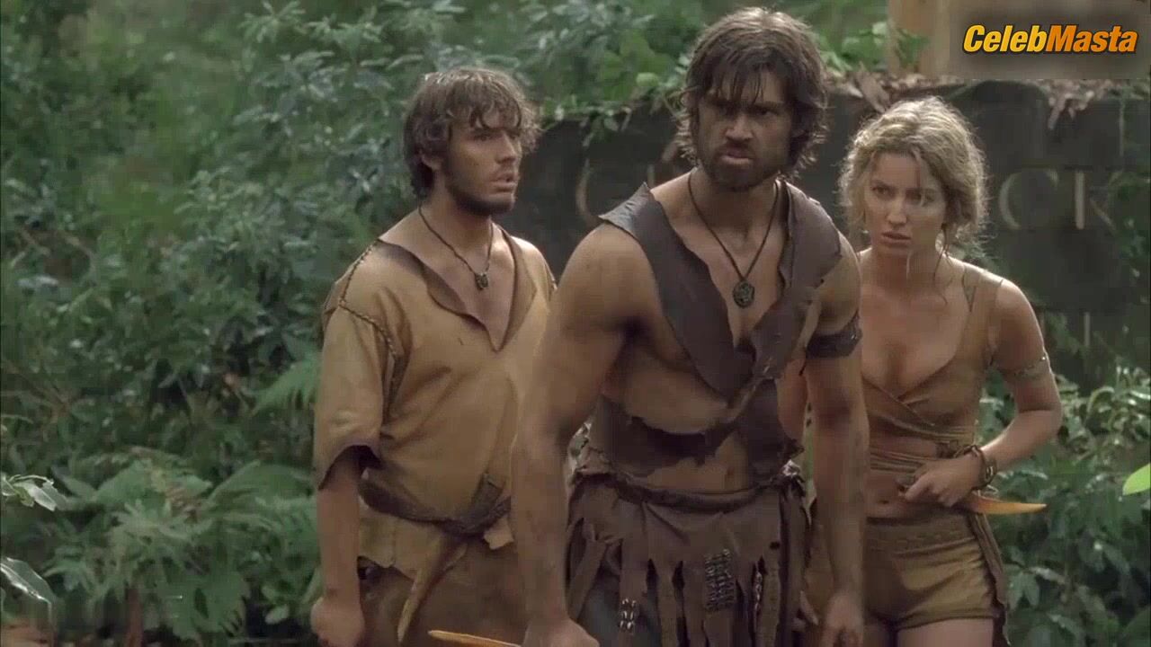 Annabelle Wallis Tits Scene In The Lost Future - Photo 1 of 5 photo 2