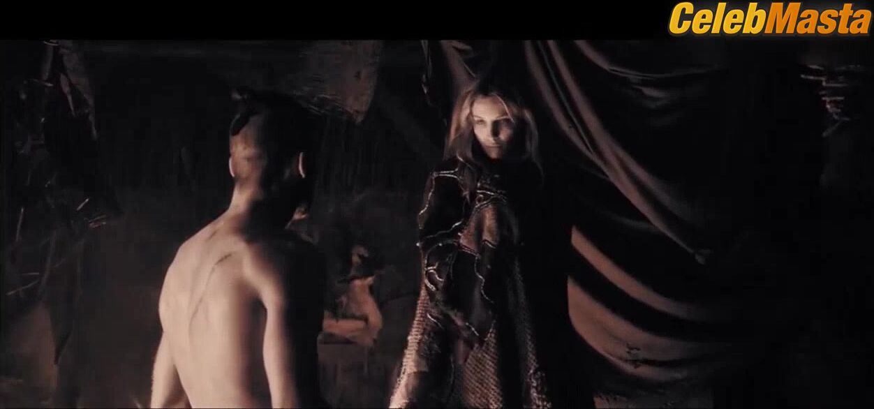 Annabelle Wallis Booty, Body Double Scene From Sword Of - Photo 1 of 5