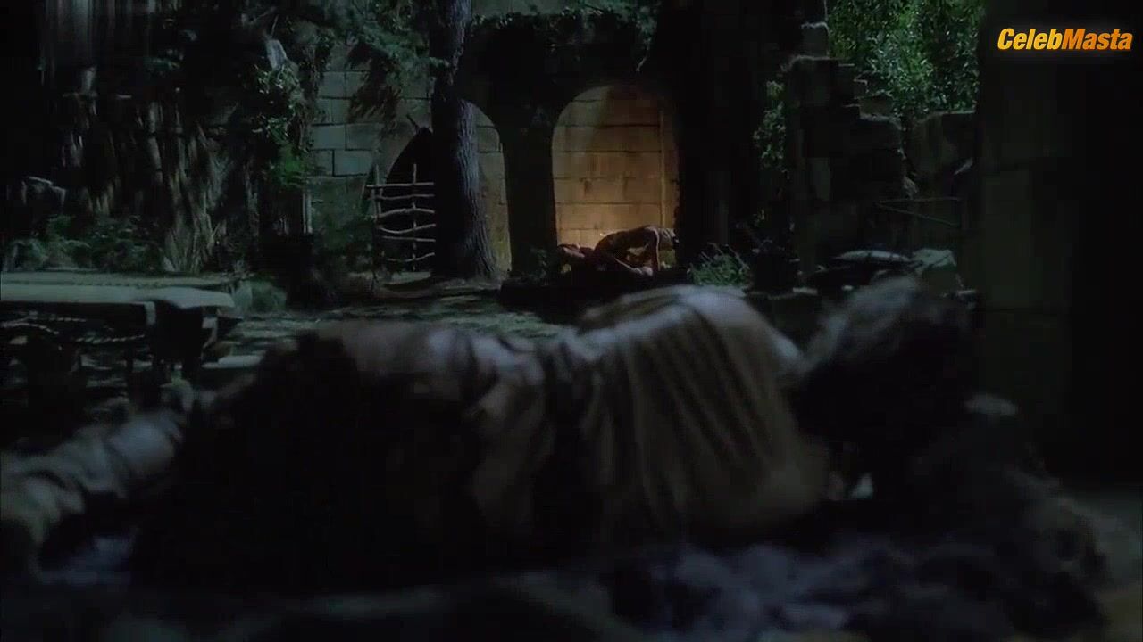 Annabelle Wallis Underwear Scene From The Lost Future - Photo 1 of 5