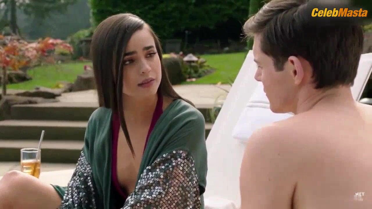 Sofia Carson Tits, Swimsuit Scene From Pretty Little - Photo 1 of 5
