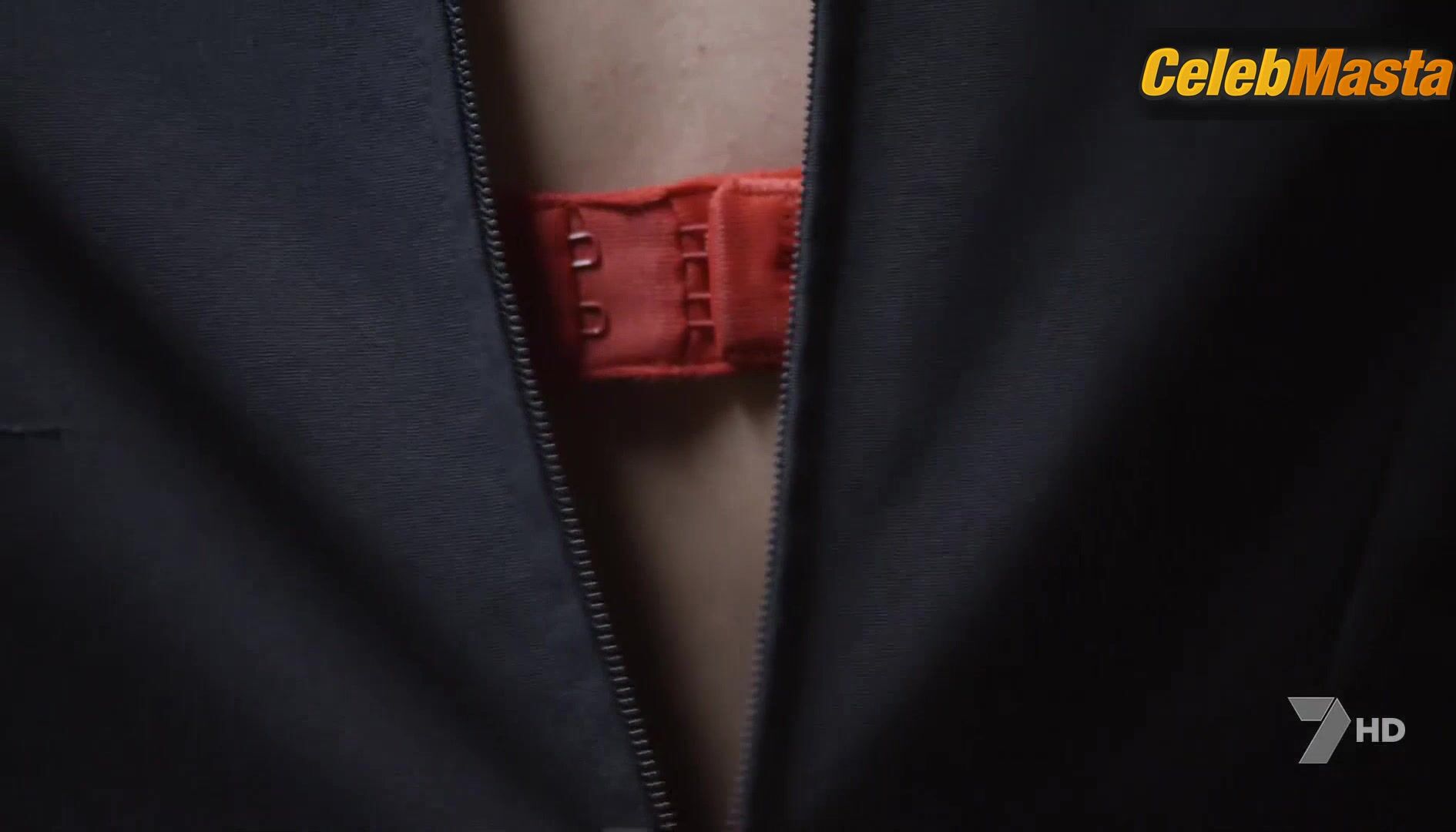 Alyshia Ochse Tits Scene From Bad Sister - Photo 2 of 5