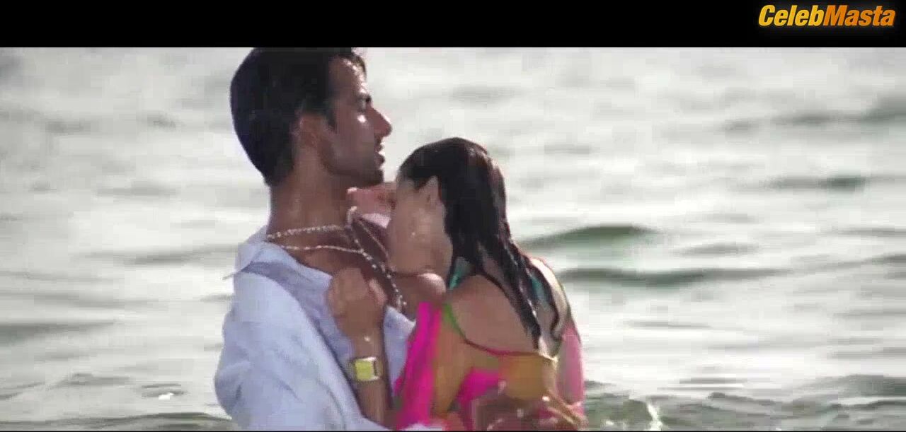 Neha Dhupia ’s Ass, Tits Scene In Sheesha - Photo 2 of 5 photo 5