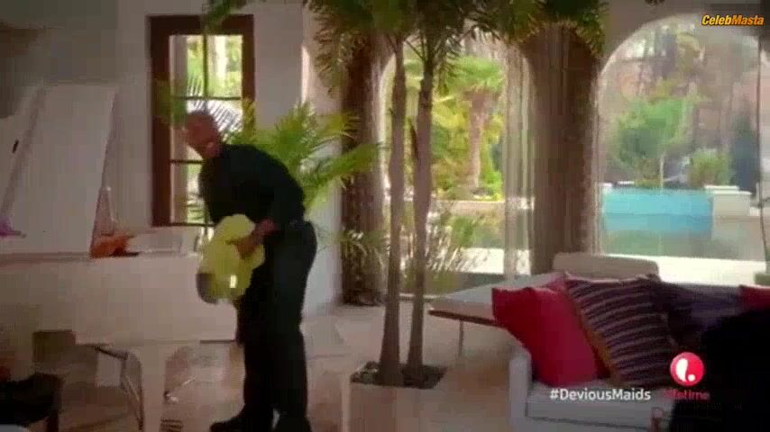 Roselyn Sanchez Sexy Scene From Devious Maids - Photo 1 of 5 photo 4