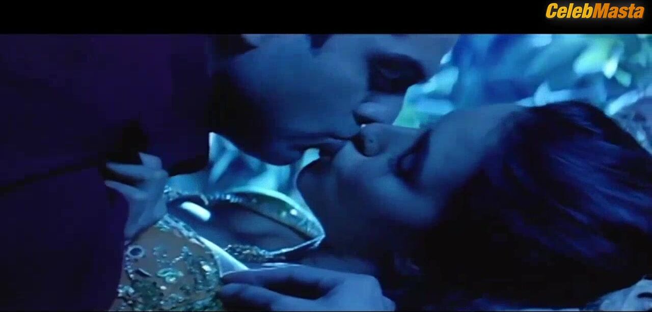 Neha Dhupia ’s Sexy Scene From Ek Chaalis Ki Last - Photo 2 of 5 photo 4