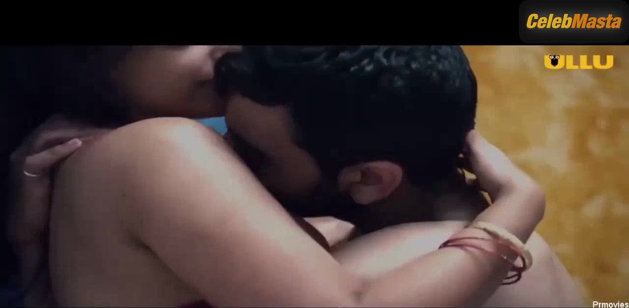 Sneha Paul ’s Booty And Breasts Scene In Charmsukh - Photo 2 of 5 photo 4