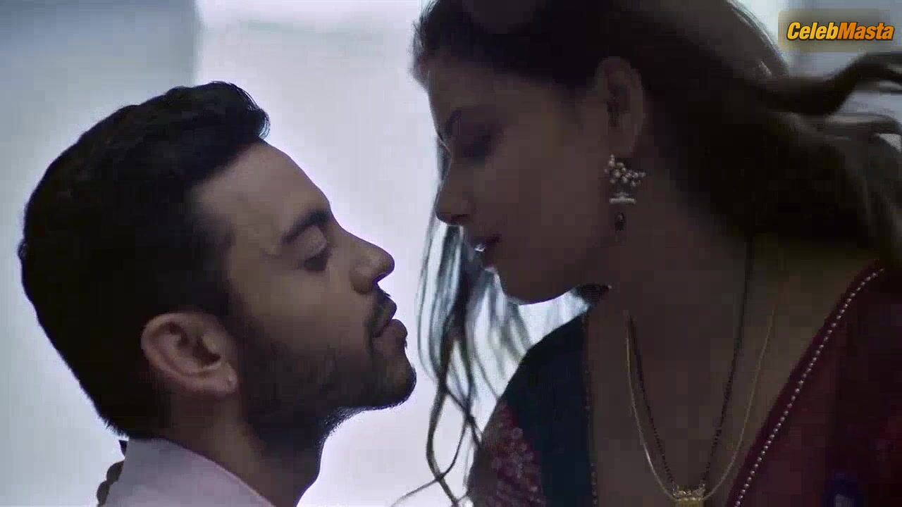 Sneha Paul Shows Tits Scene In Charmsukh - Photo 1 of 5 photo 5