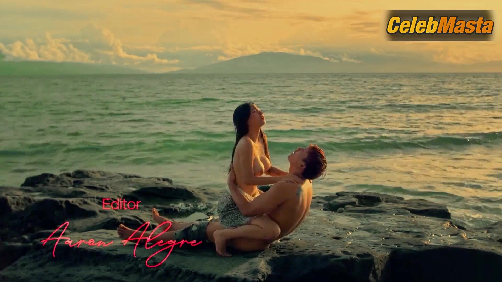 Angeli Khang Bares Butt, Breasts Scene In Salakab - Photo 1 of 5 photo 2