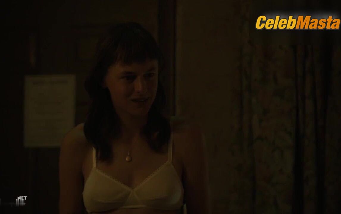 Emma Corrin Reveals Booty, Boobs Scene In A Murder At - Photo 2 of 5