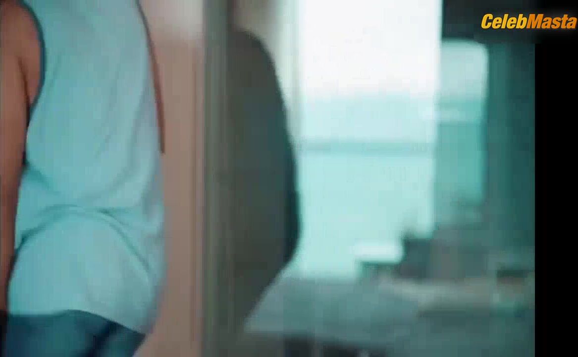 Arushi Handa Bares Sexy Scene In Roohaniyat - Photo 2 of 5 photo 5