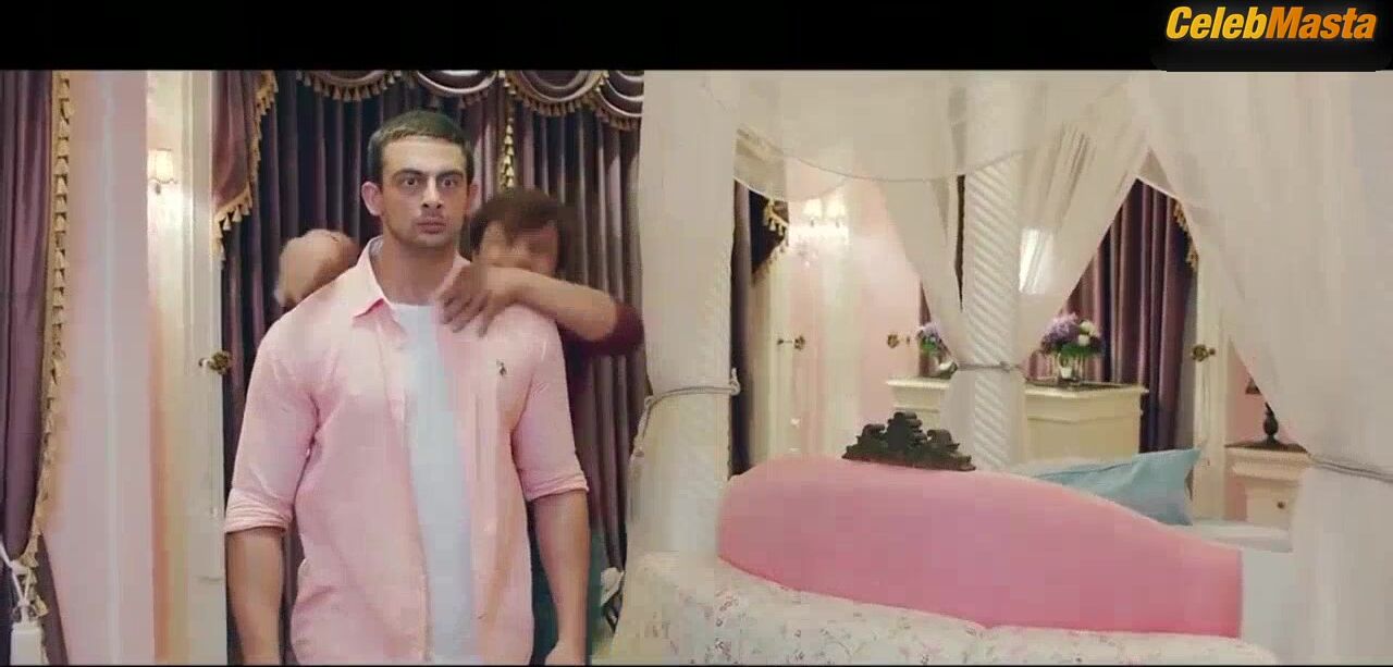 Ileana Dcruz Booty, Thong Scene From Main Tera Hero - Photo 1 of 5 photo 4