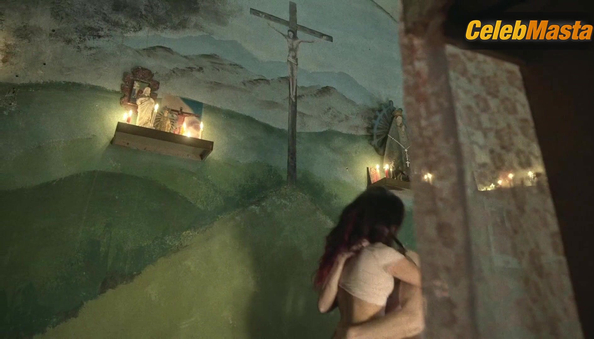 Valentina Zenere ’s Booty Scene In In The Mud - Photo 3 of 5 photo 1