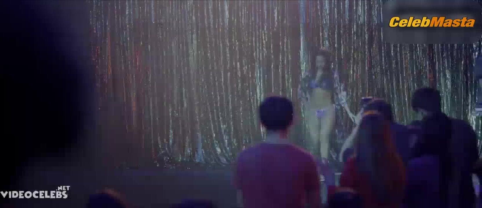 Valentina Zenere ’s Booty, Tits Scene In Nahir - Photo 3 of 5 photo 4