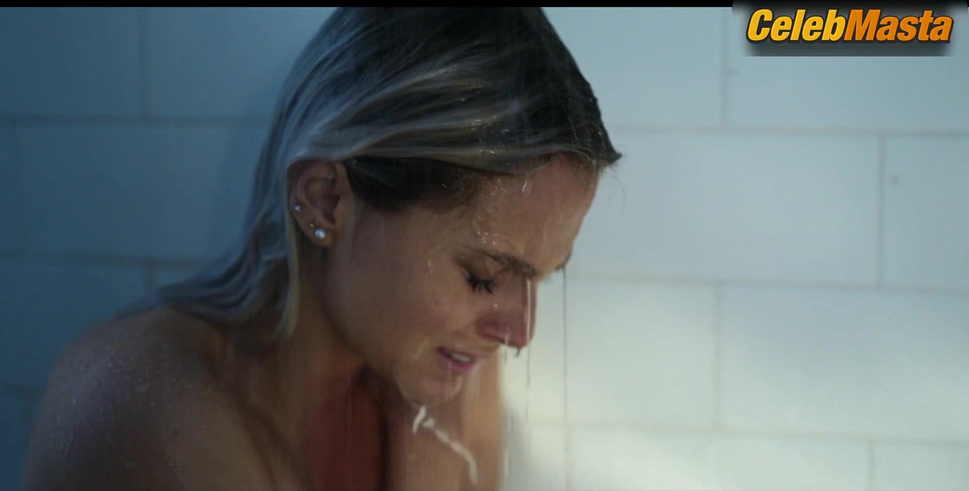 Valentina Zenere Bares Sexy Scene In Elite - Photo 1 of 5 photo 5