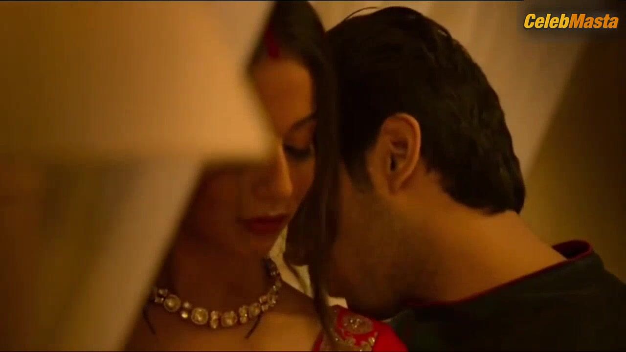 Madhurima Roy Boobs Scene In Karm Yuddh - Photo 2 of 5 photo 4