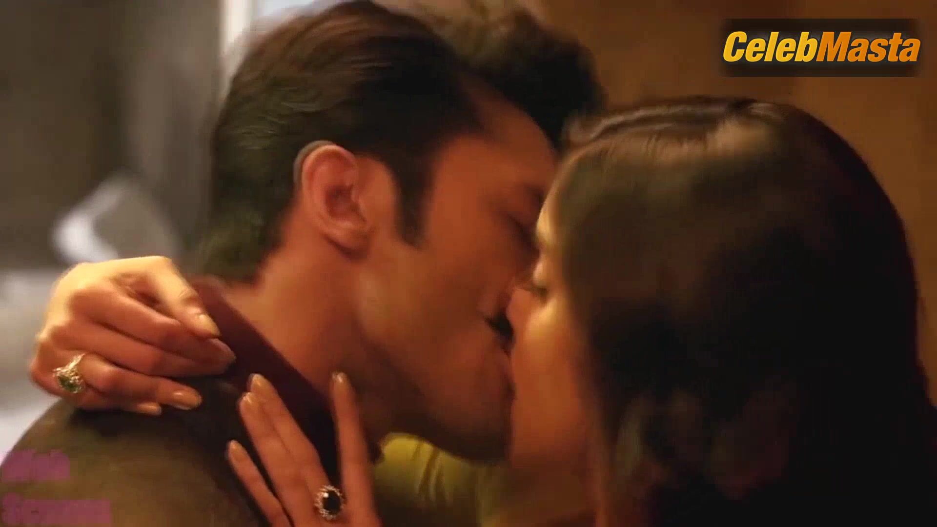 Ileana Dcruz Hot Scene From Baadshaho - Photo 2 of 5 photo 5