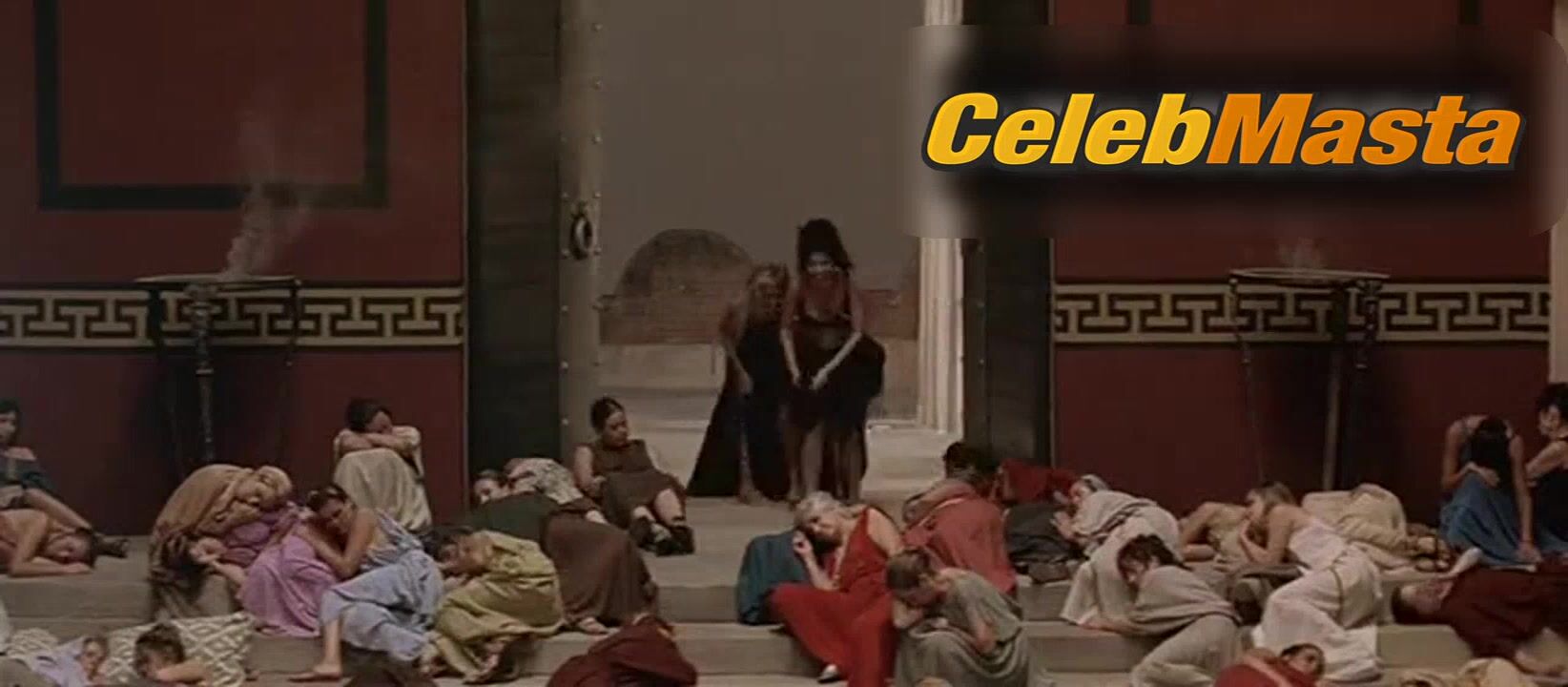 Cristina Sola Maribel Verdu And Sexy Scene From Lisistrata - Photo 1 of 5 photo 4
