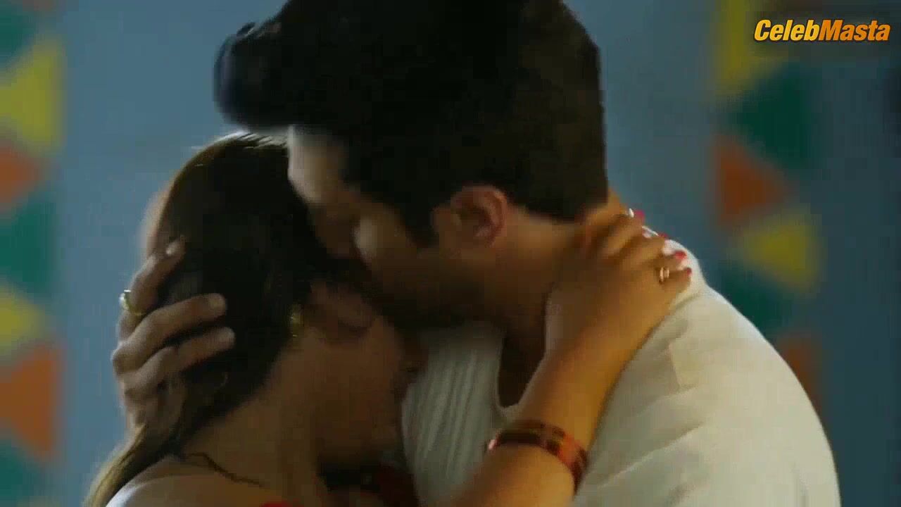 Sneha Paul ’s Steamy Scene In Charmsukh - Photo 2 of 5 photo 4