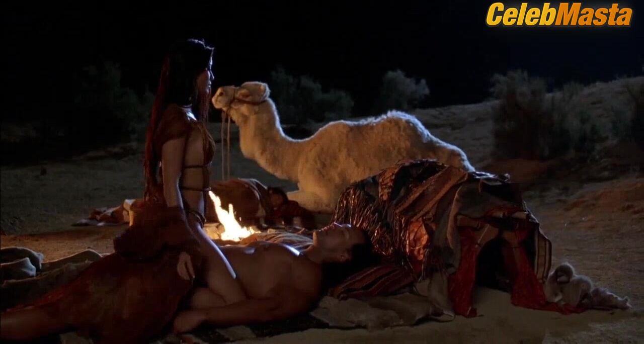 Kelly Hu Shows Off Sexy Scene In The Scorpion King - Photo 2 of 5 photo 4