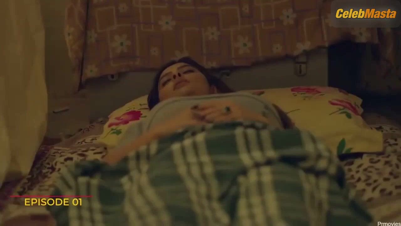 Sneha Paul Bares Butt And Tits Scene In Charmsukh - Photo 1 of 5 photo 2