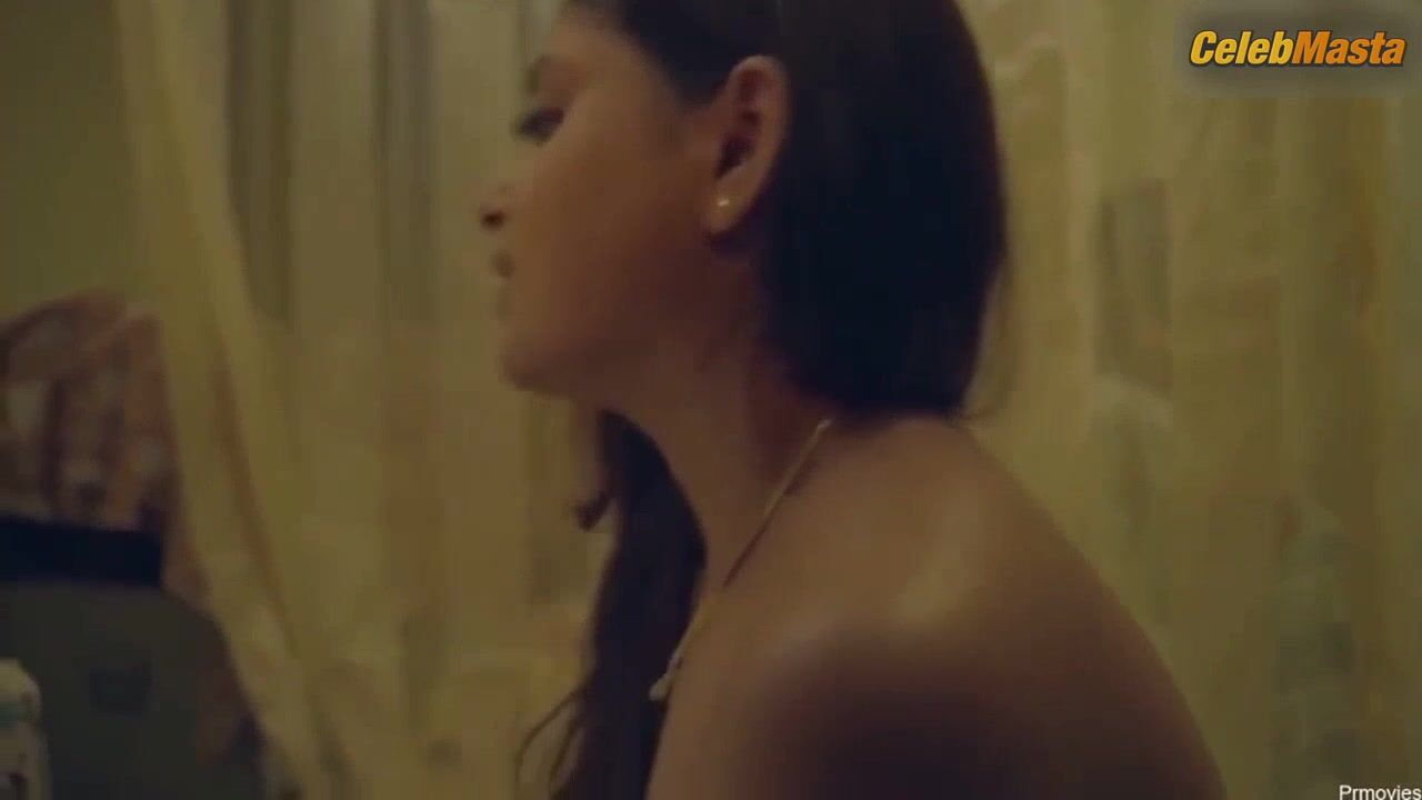 Sneha Paul Bares Butt And Tits Scene In Charmsukh - Photo 1 of 5 photo 4