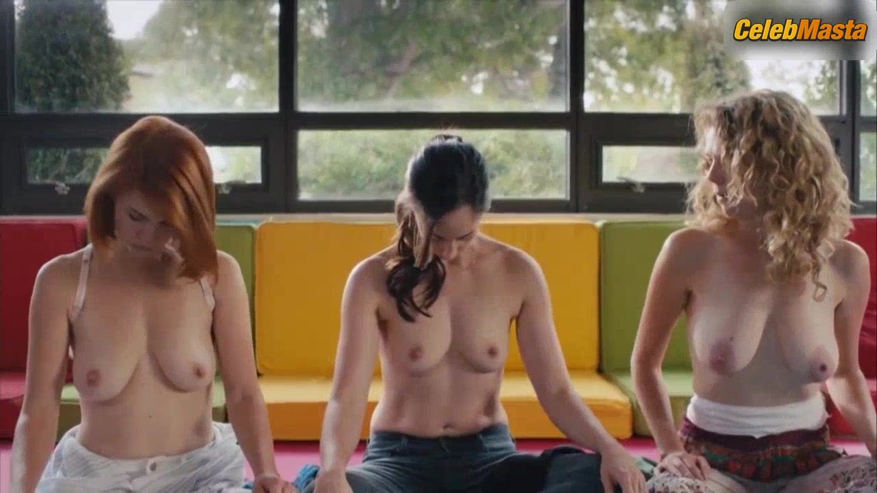 Catherine Reitman Bares Breasts Scene In Workin’ Moms - Photo 1 of 5 photo 4