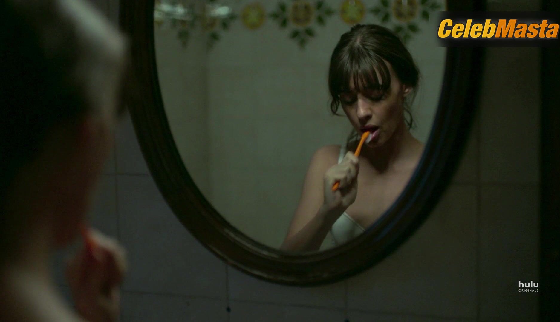 Daisy Edgar-jones Flaunts Underwear Scene In Normal People - Photo 1 of 5