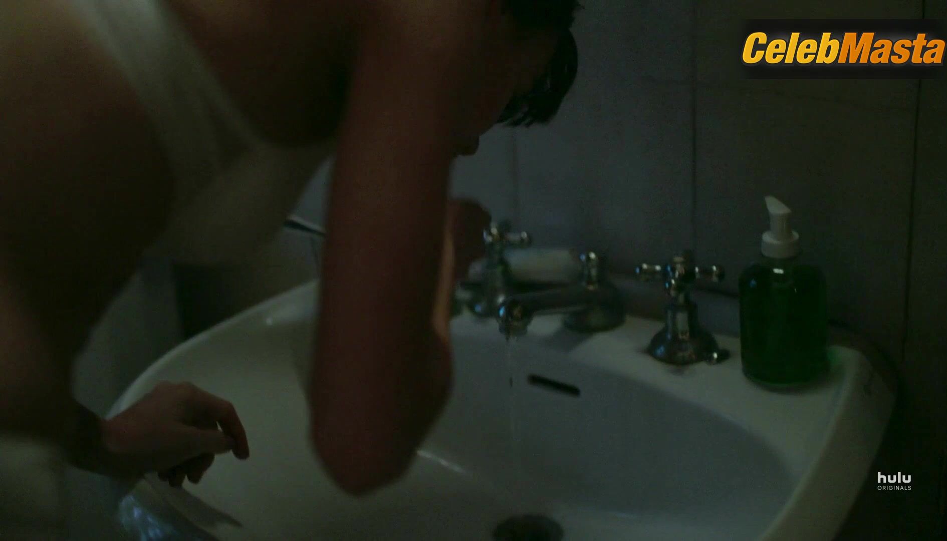 Daisy Edgar-jones Flaunts Underwear Scene In Normal People - Photo 1 of 5 photo 2