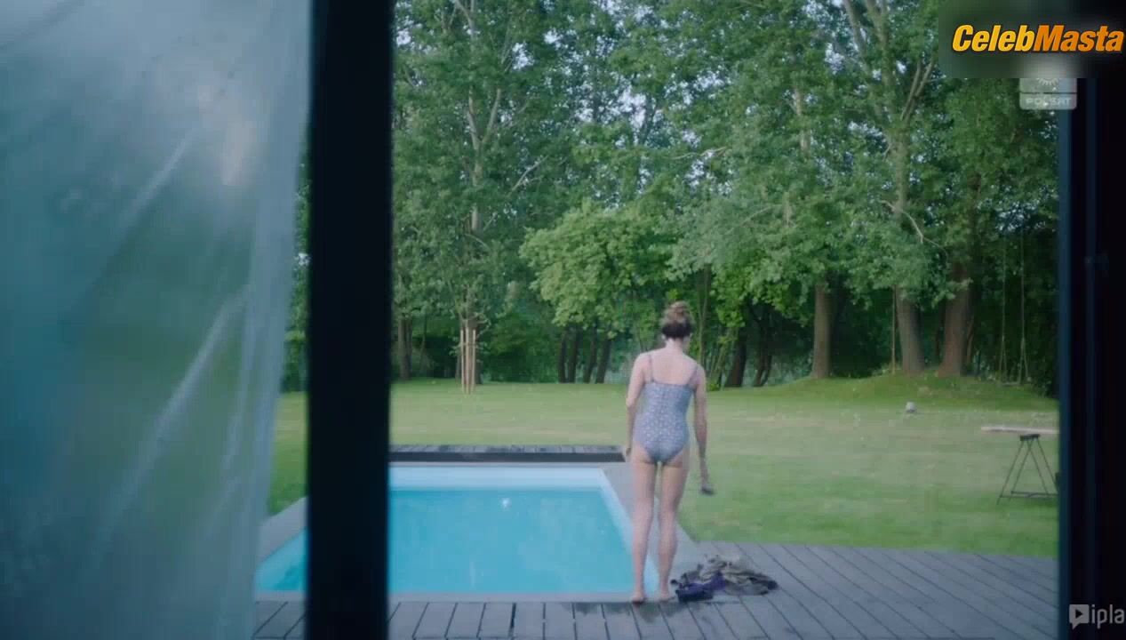 Weronika Rosati Ass, Tits Scene From Zawsze Warto - Photo 1 of 5 photo 2