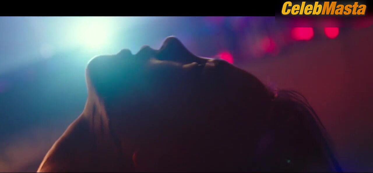 Han Ji-eun Boobs, Booty Scene In Real - Photo 2 of 5 photo 5