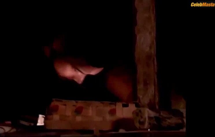 Gwen Garci Boobs Scene In Butas - Photo 3 of 5 photo 5