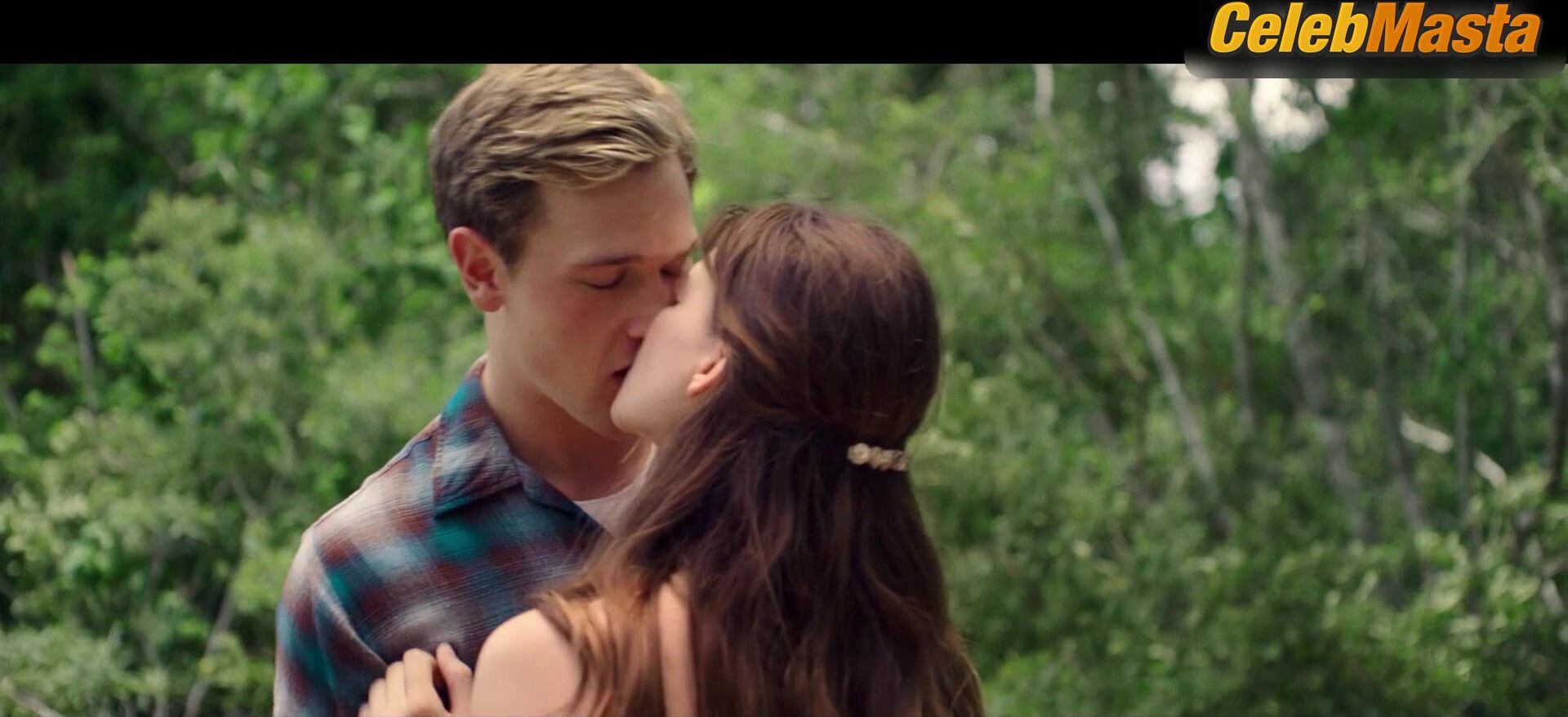 Daisy Edgar-jones Hot Scene In Where The Crawdads Sing - Photo 2 of 5