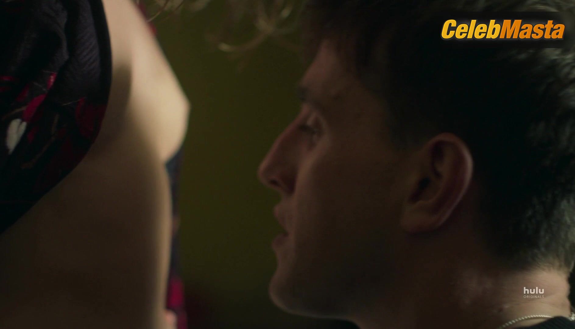 Daisy Edgar-jones Reveals Boobs Scene In Normal People - Photo 2 of 5 photo 1