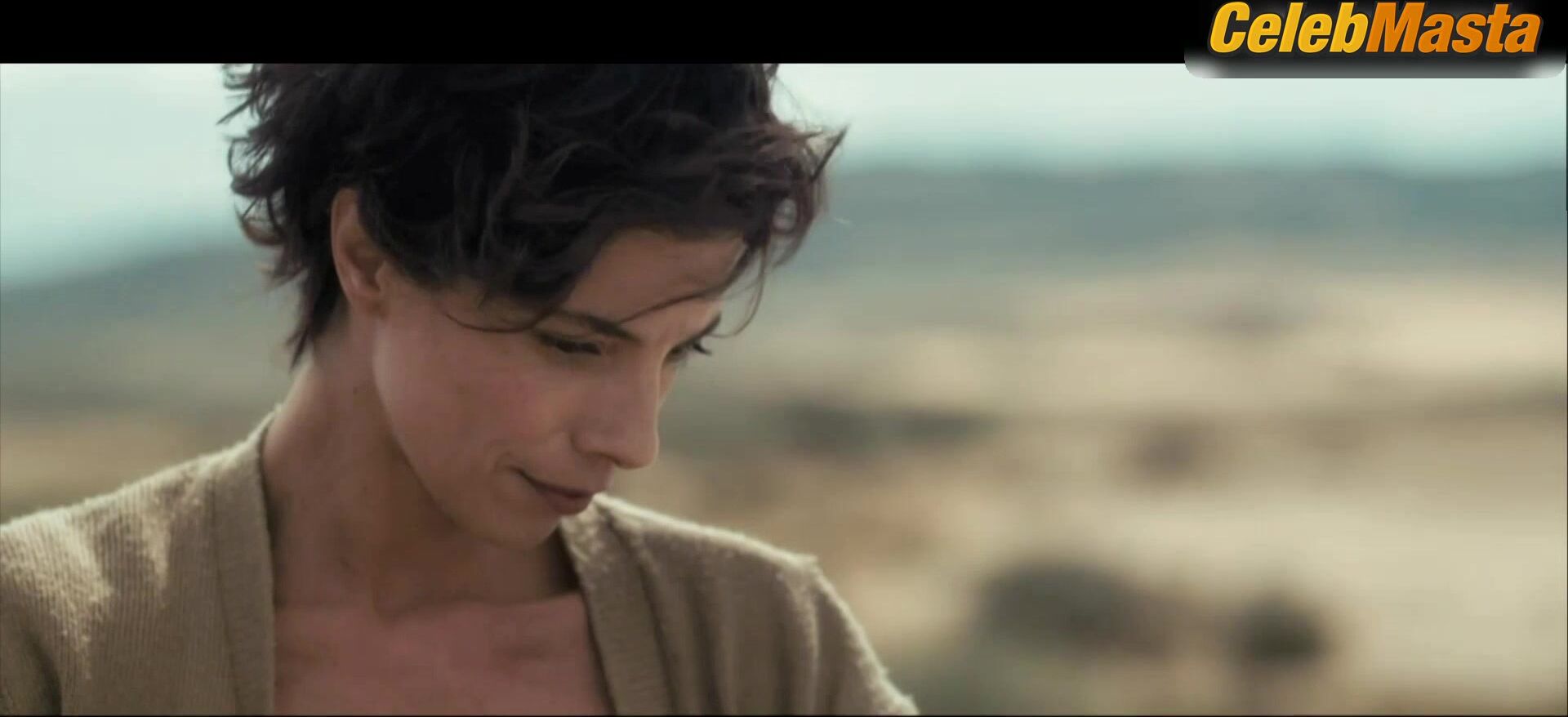 Maribel Verdu Sexy Scene From Crossroads - Photo 2 of 5 photo 1