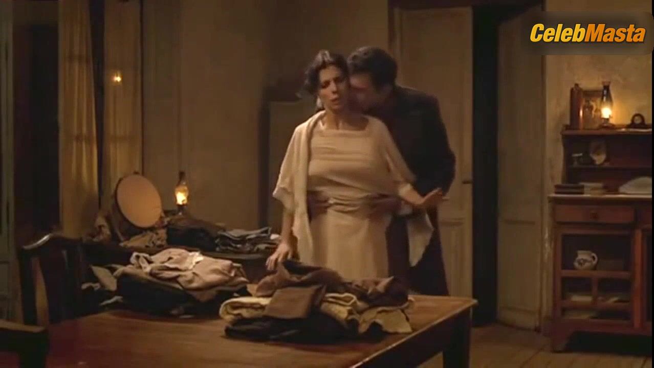 Maribel Verdu ’s Sexy Scene From El Nino De Barro - Photo 3 of 5 photo 4