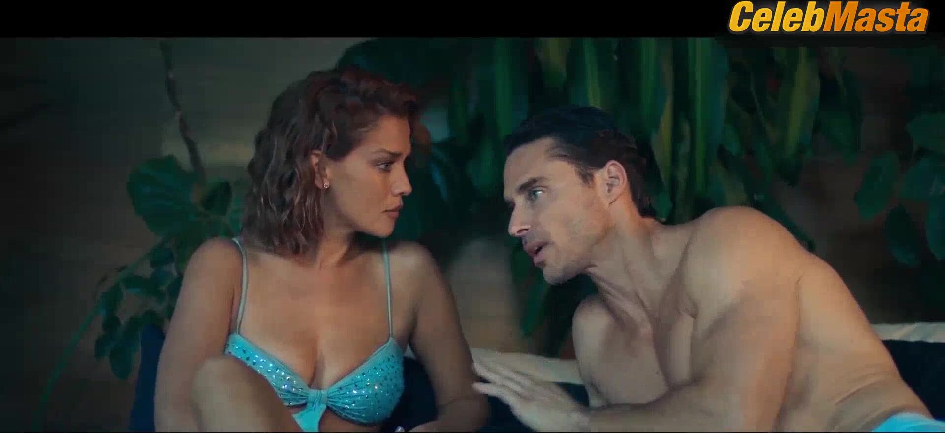 Carolina Miranda ’s Tits, Bikini Scene In Fake Profile - Photo 2 of 5 photo 4