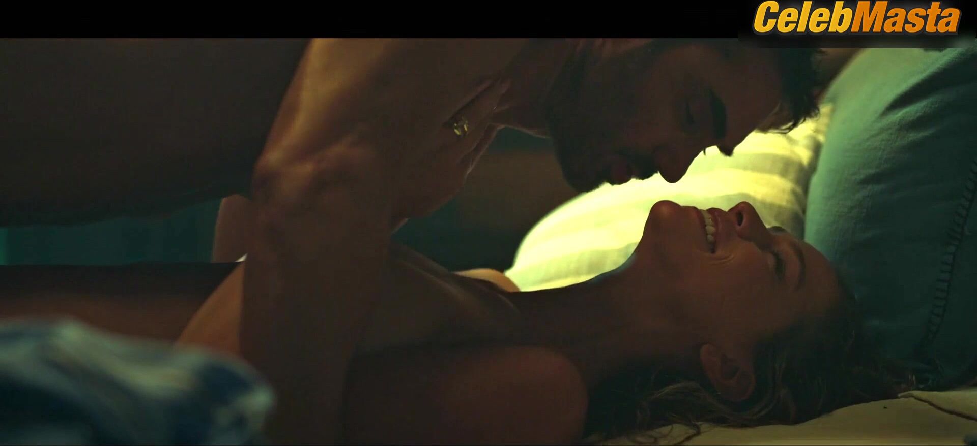 Carolina Miranda Shows Boobs Scene In Fake Profile - Photo 2 of 5