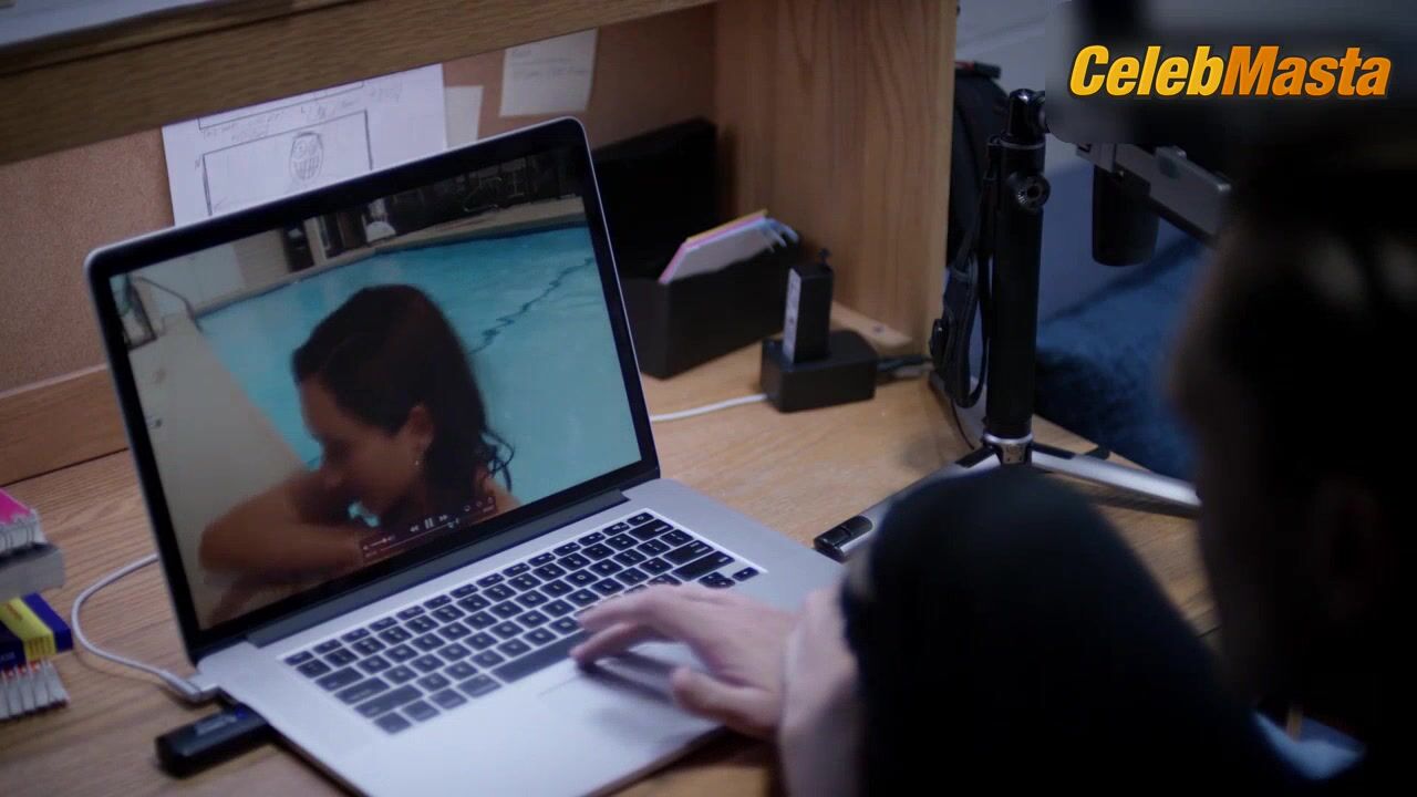 Christina Masterson Swimsuit Scene From Truth Or Dare - Photo 3 of 5 photo 1
