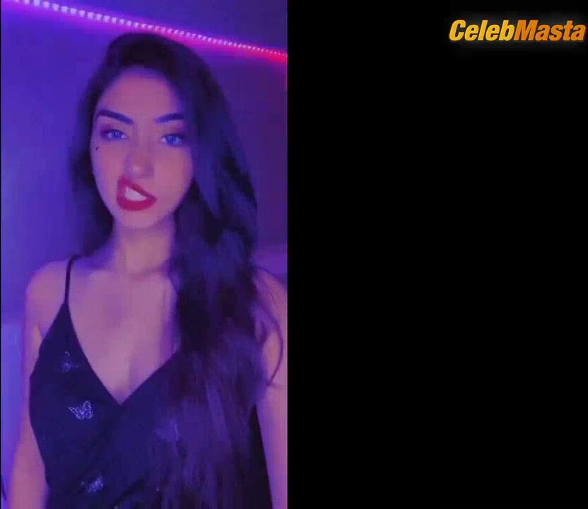 Nazila Sitaishi Sexy Scene From Instagram Reels - Photo 1 of 5 photo 5