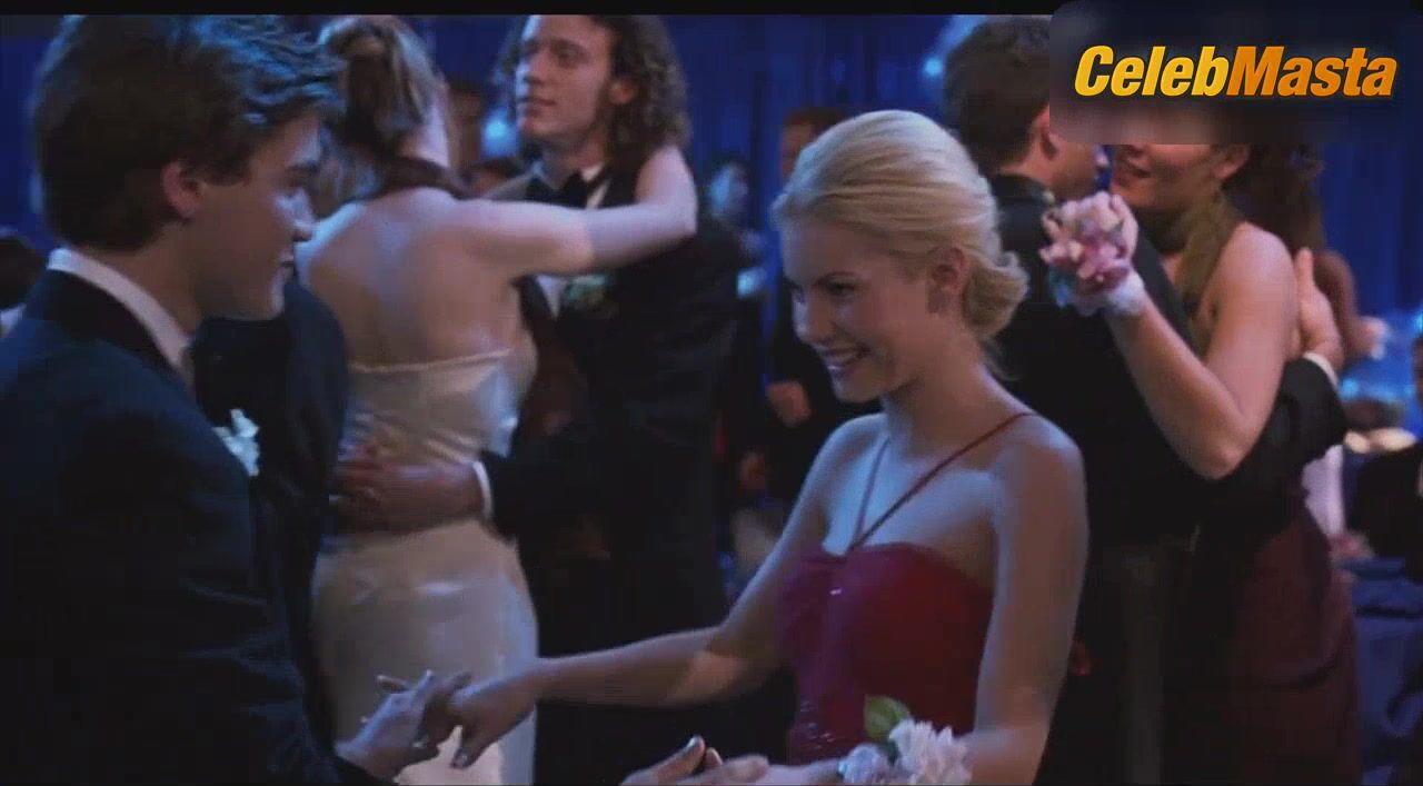 Amanda Swisten And Sung Hi Lee Thong Scene From The Girl - Photo 2 of 5