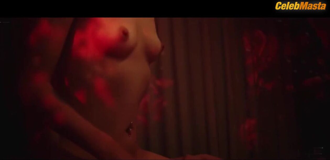 Bae Woo-hee ’s Booty, Boobs Scene In Hit The Spot - Photo 1 of 5