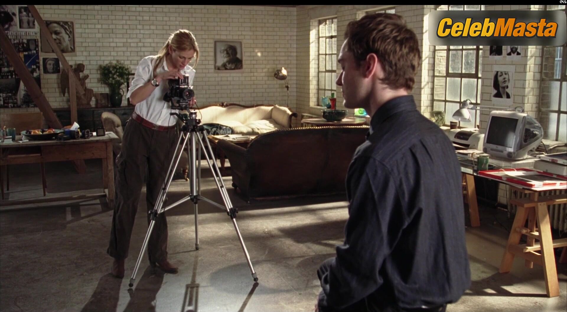 Julia Roberts Sexy Scene From Closer - Photo 1 of 5 photo 2
