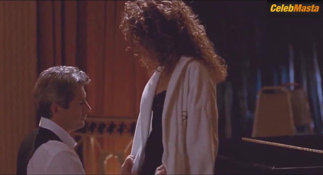 Julia Roberts Sexy Scene From Pretty Woman - Photo 3 of 5 photo 1