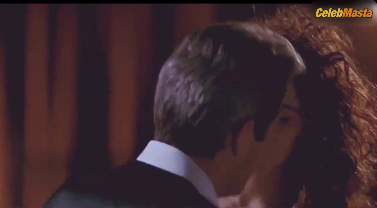 Julia Roberts Sexy Scene From Pretty Woman - Photo 3 of 5 photo 2