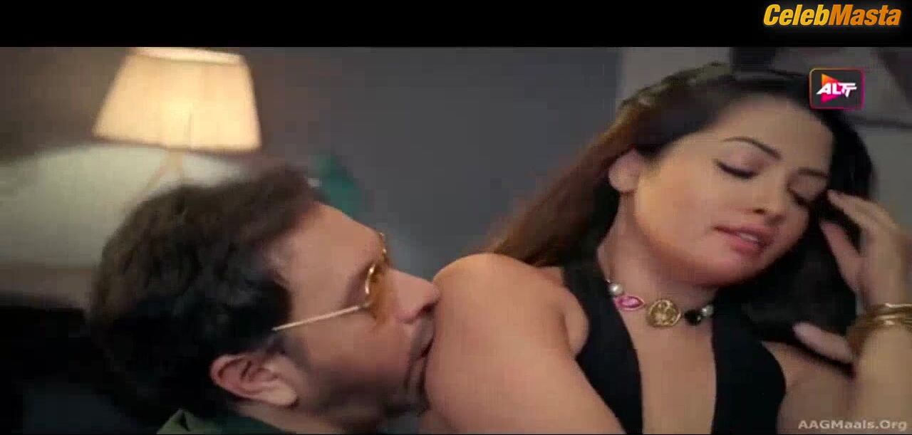 Amika Shail Navina Bole, Riya Sen, , Nikita Ghag And - Photo 1 of 5 photo 4