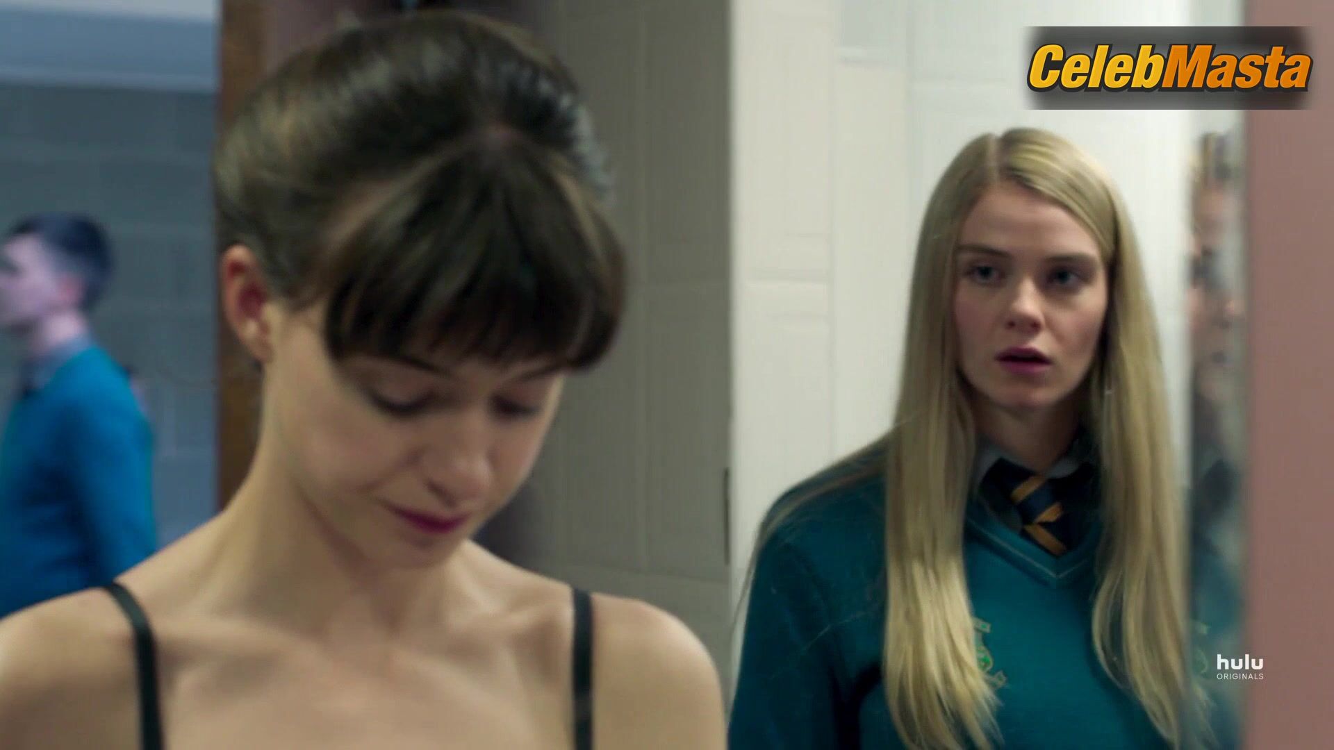 Daisy Edgar-jones ’s Underwear Scene From Normal People - Photo 1 of 5