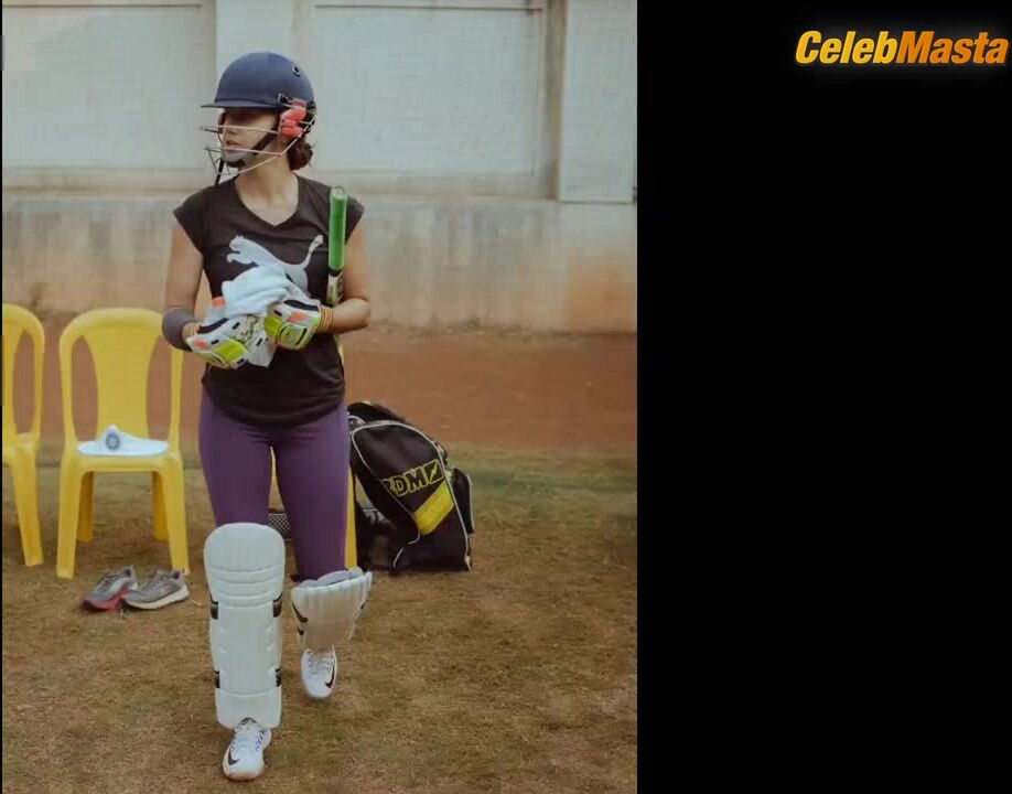 Taapsee Pannu Tits Scene, Hot Sexy Bold From April June - Photo 2 of 5