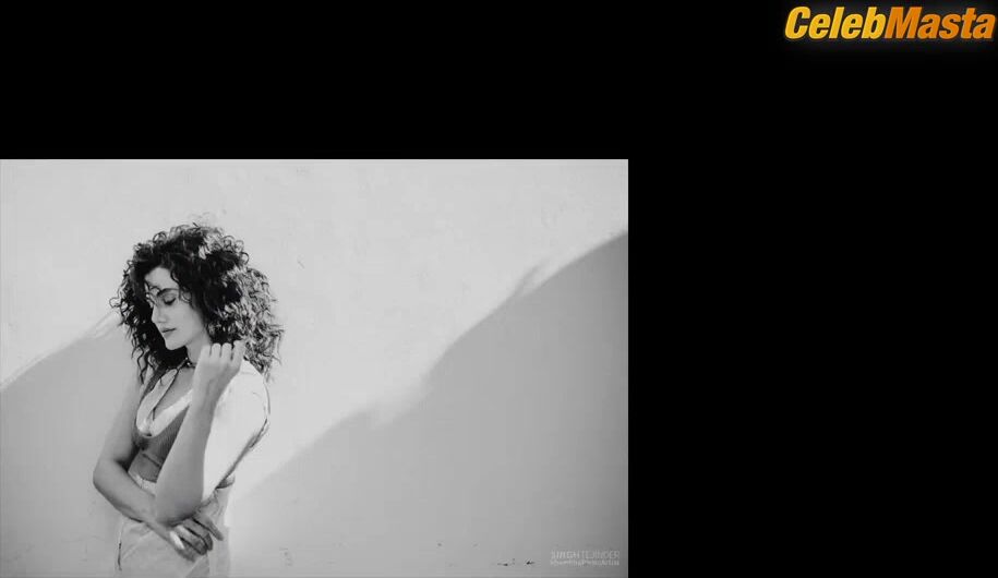 Taapsee Pannu Tits Scene, Hot Sexy Bold From October - Photo 2 of 5
