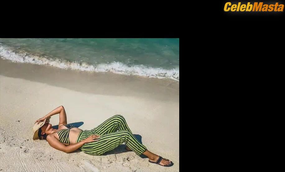 Taapsee Pannu Tits Scene, Hot Sexy Bold From October - Photo 2 of 5 photo 4