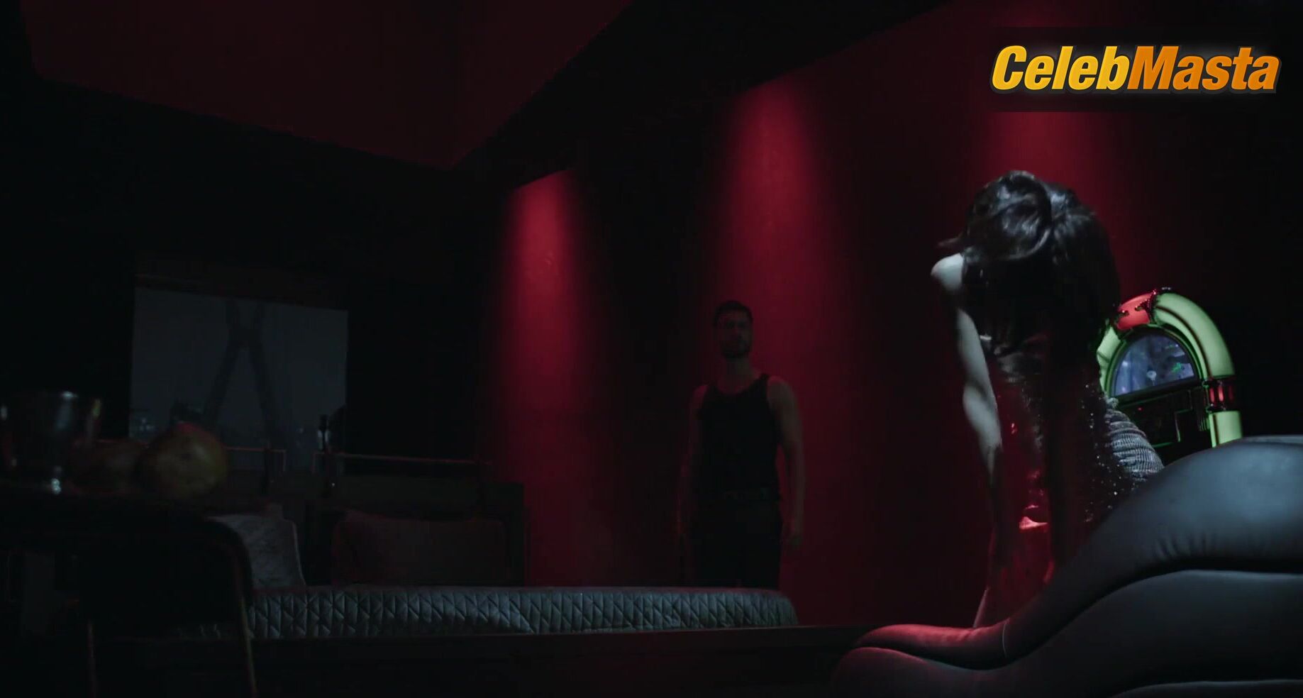 Camila Queiroz Tits Scene From Verdades Secretas - Photo 2 of 5 photo 1